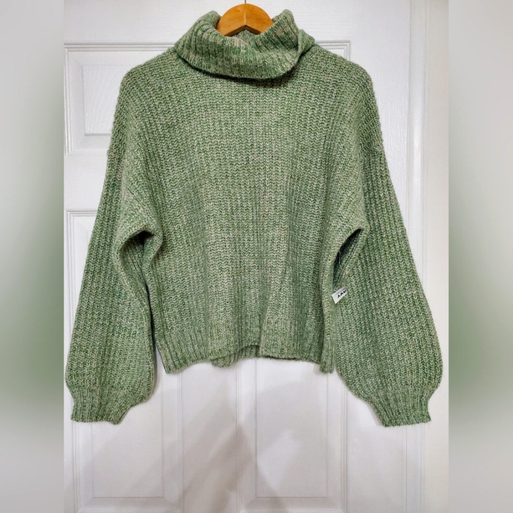 NWT Old Navy Green Cozy Turtleneck Sweater Size Medium